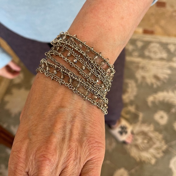 Five pieces of jewelry. One bracelet and four necklaces. - Picture 6 of 13